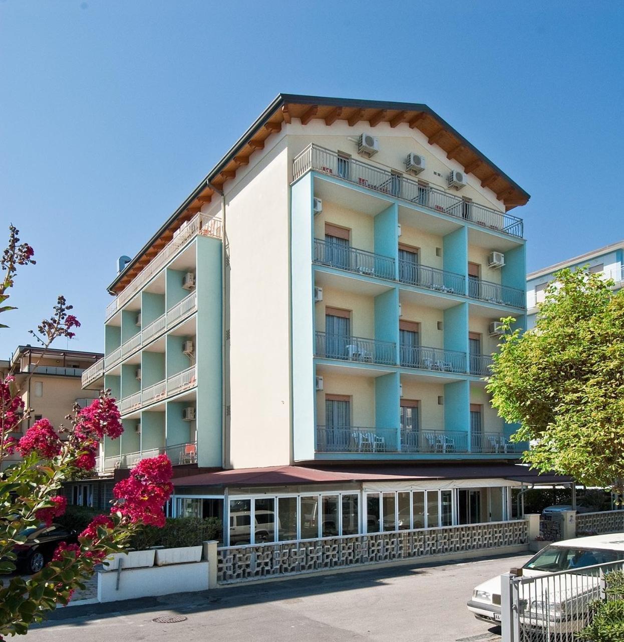 לידו די סביו Hotel Saint Tropez Spa & Restaurant מראה חיצוני תמונה